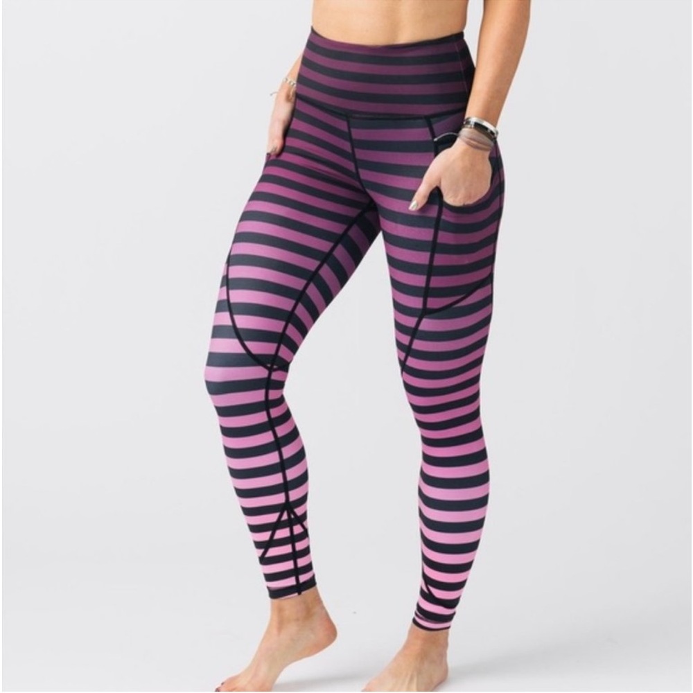 Zyia Pink to Purple ombré Light & Tight Leggings.